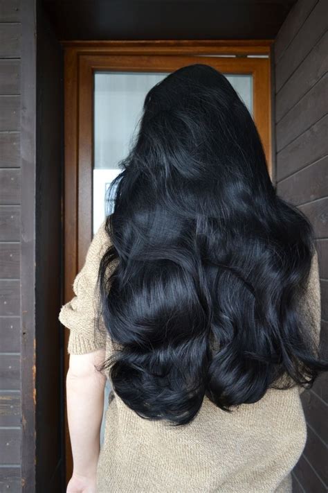 Длинные черные волосы
