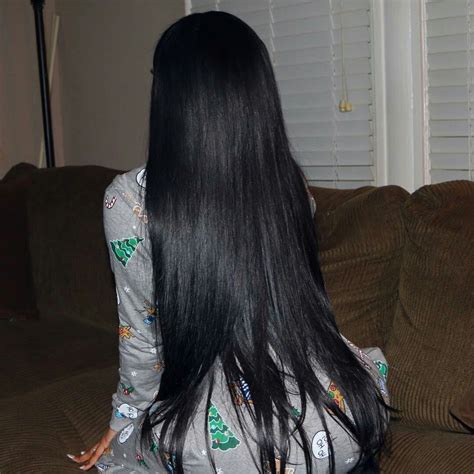 Длинные черные волосы