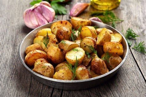 Как готовить молодую картошку