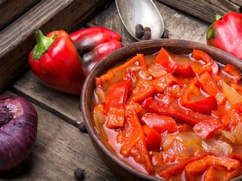 Лечо из болгарского перца с помидорами на зиму классический рецепт