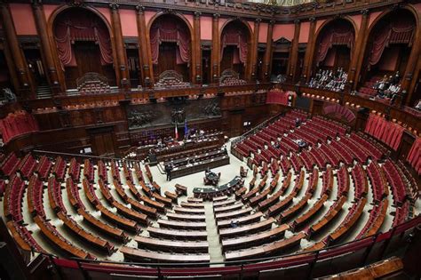 Парламент италии