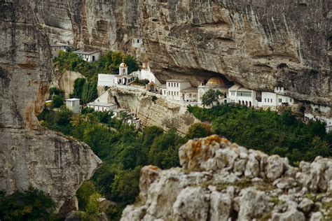 Свято успенский пещерный монастырь