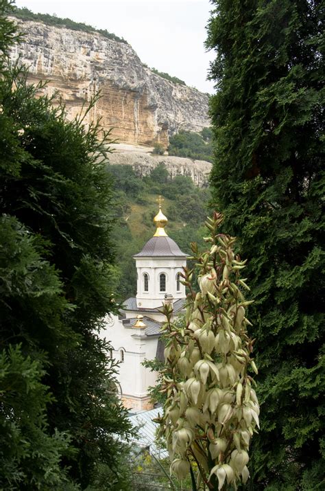 Свято успенский пещерный монастырь