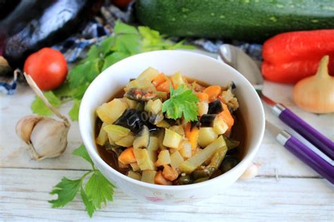 Тушеные овощи с баклажанами и кабачками рецепт на сковороде